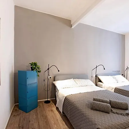 Vacànsa House * Genova